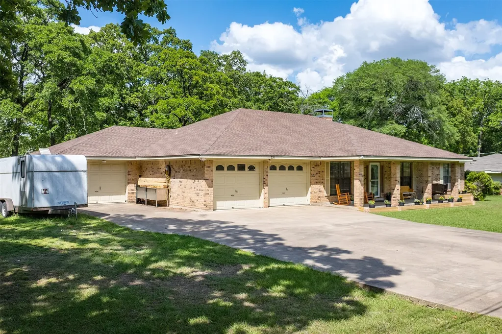 231 Cedarwood Drive Enchanted Oaks TX 75156