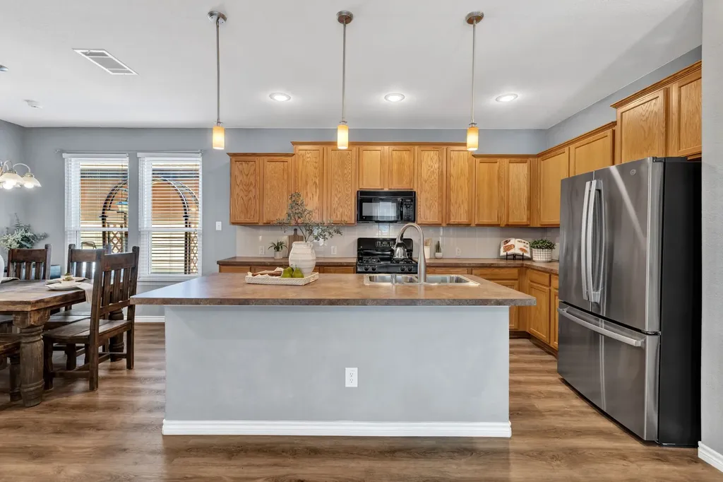1621 Jasmine Trail Savannah TX 76227