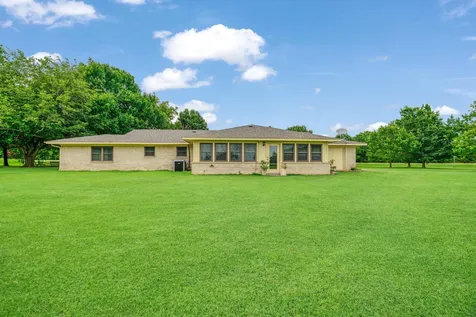 6951 Farm Road 1499 Sumner TX 75486