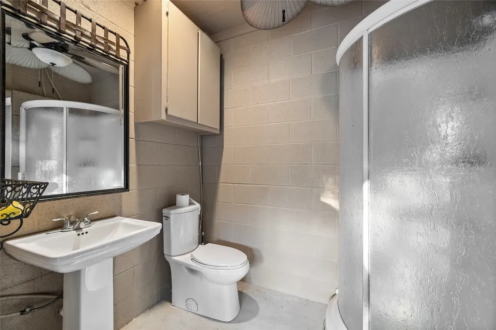 742 Private Road 7219 Jefferson TX 75657