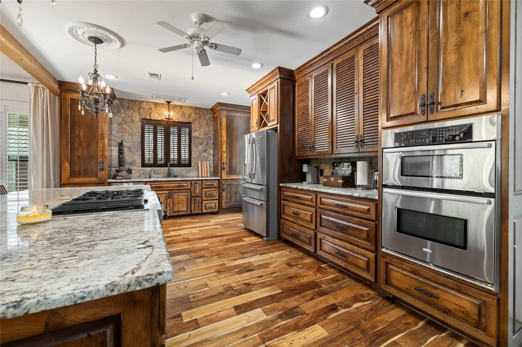 742 Private Road 7219 Jefferson TX 75657