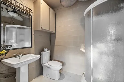 742 Private Road 7219 Jefferson TX 75657