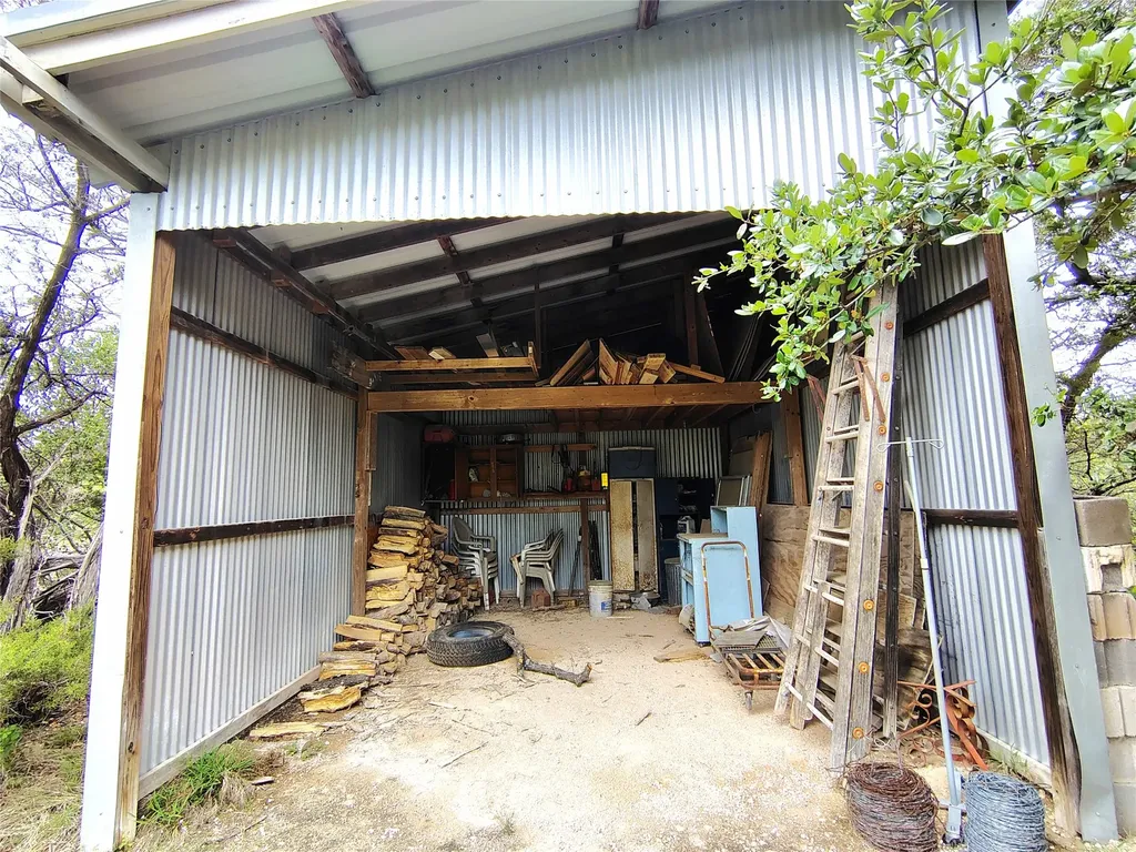 1037 County Road 1190 Kopperl TX 76652