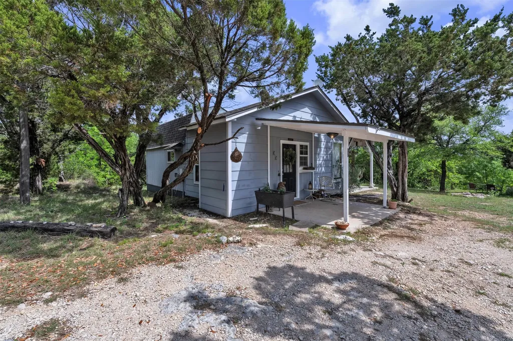 1037 County Road 1190 Kopperl TX 76652