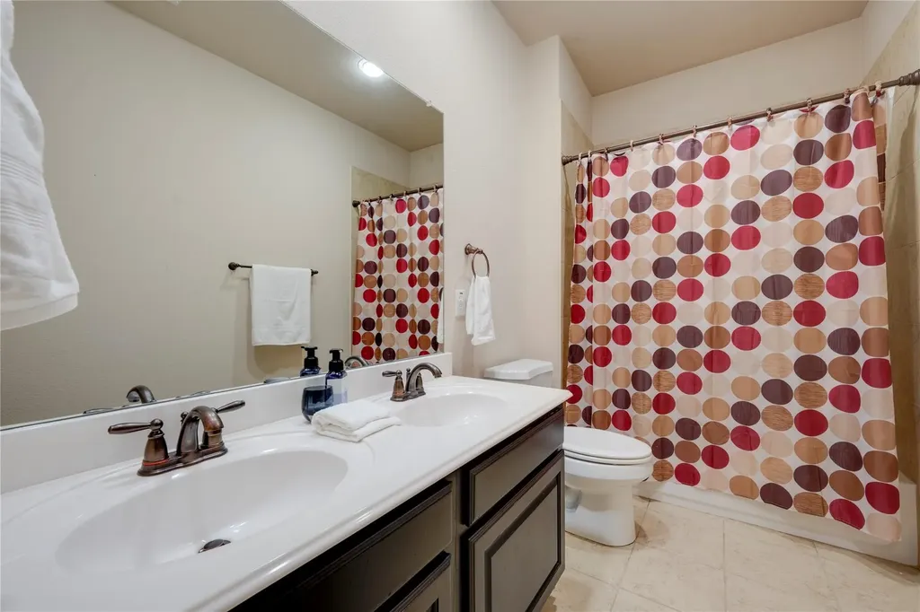 6742 Estrella Irving TX 75039