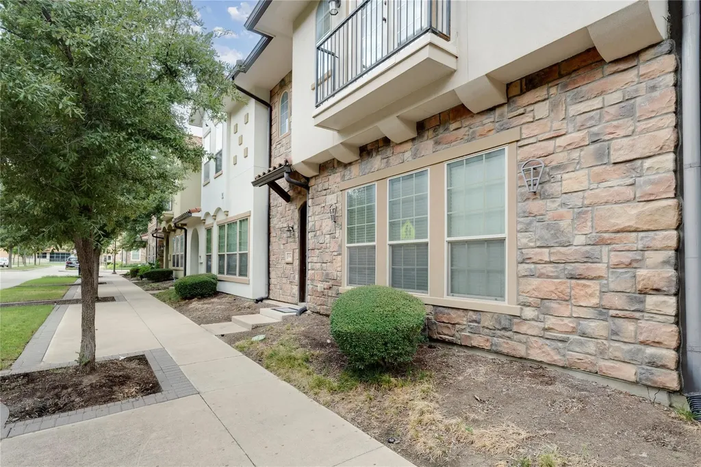 6742 Estrella Irving TX 75039