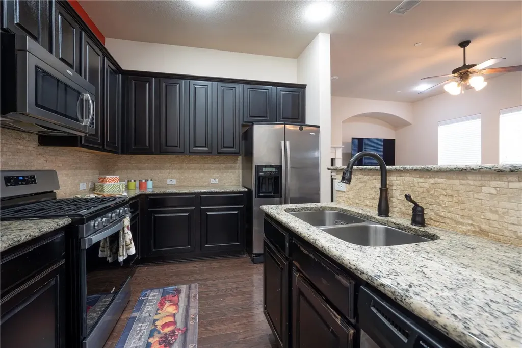 6742 Estrella Irving TX 75039