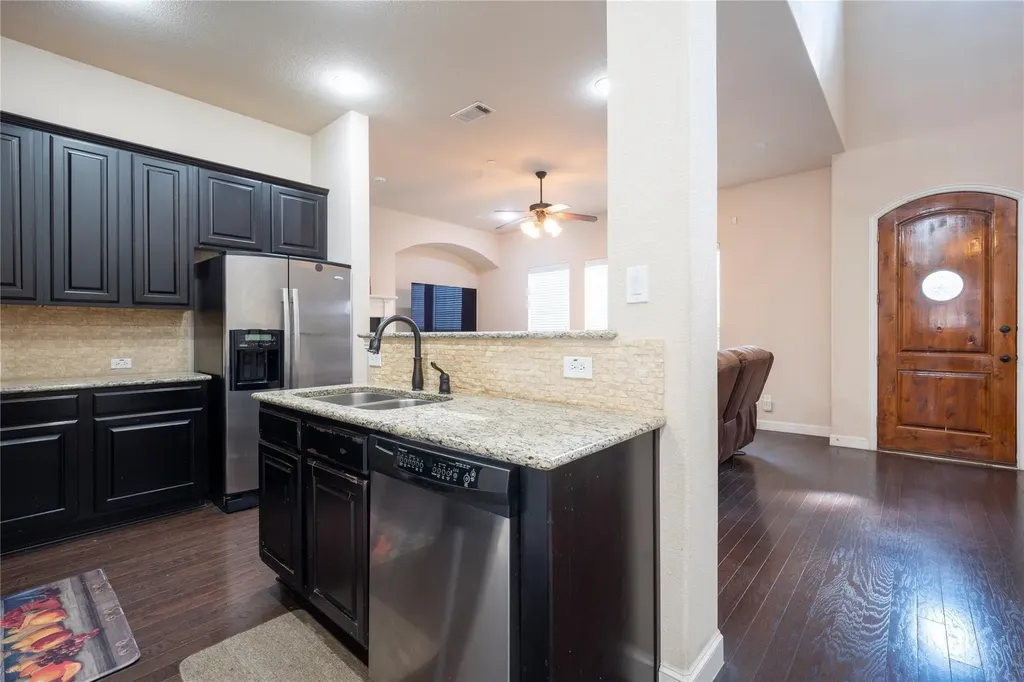 6742 Estrella Irving TX 75039