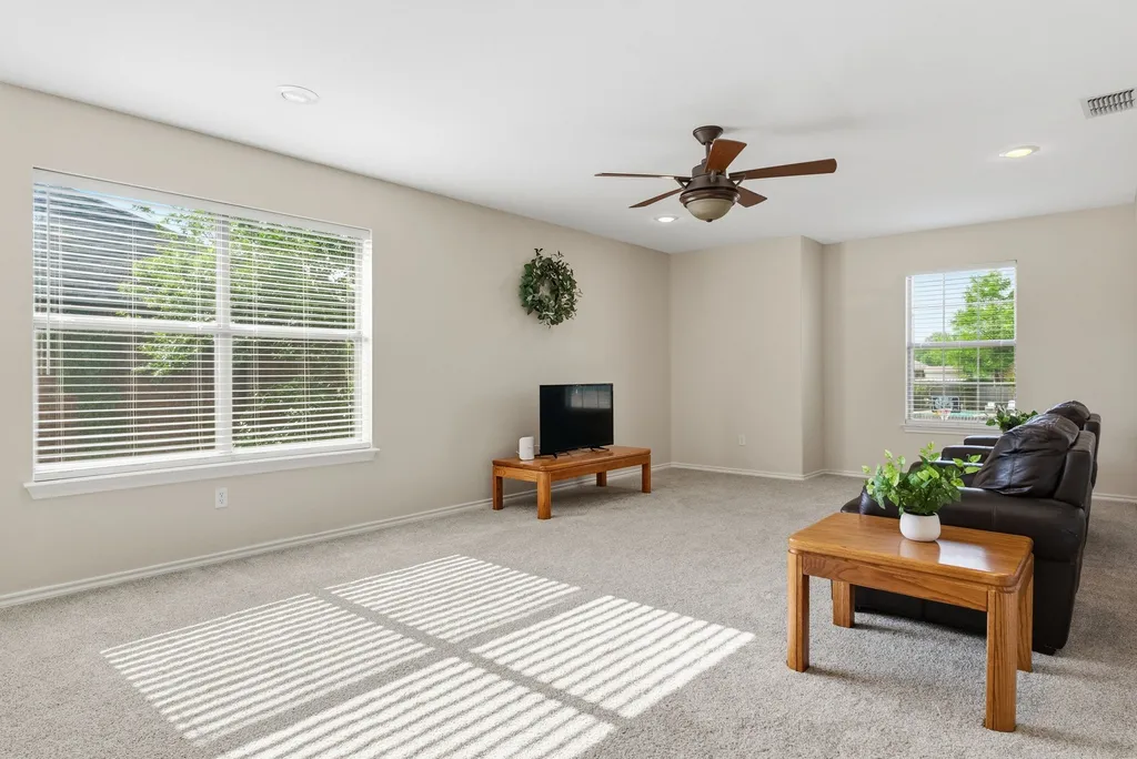 1907 Silver Cove Whitehouse TX 75791