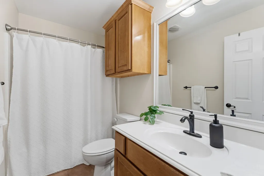 1907 Silver Cove Whitehouse TX 75791