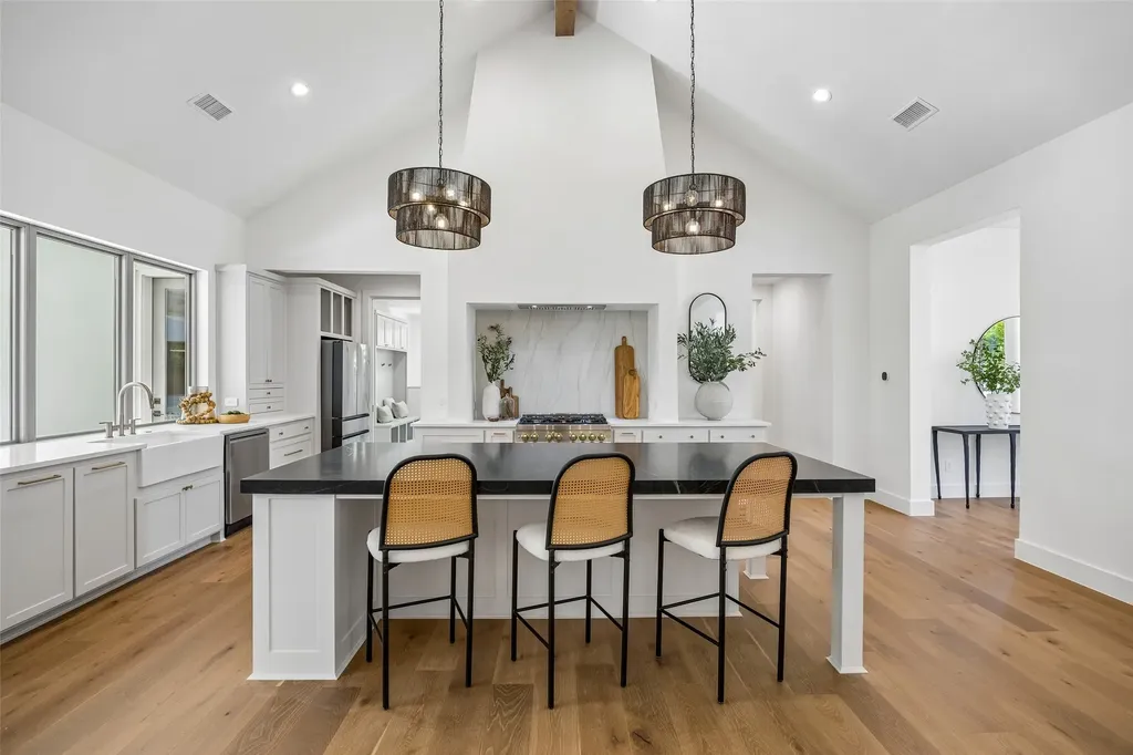 11131 Hillcrest Road Dallas TX 75230
