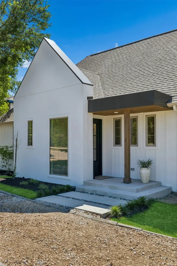 11131 Hillcrest Road Dallas TX 75230
