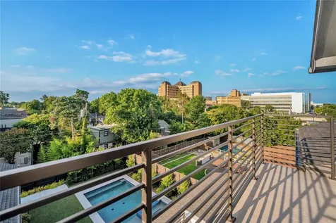 419 W Colorado Boulevard Dallas TX 75208