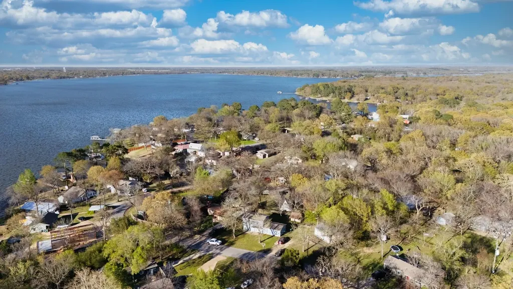303 Whispering Oaks Trail Payne Springs TX 75156