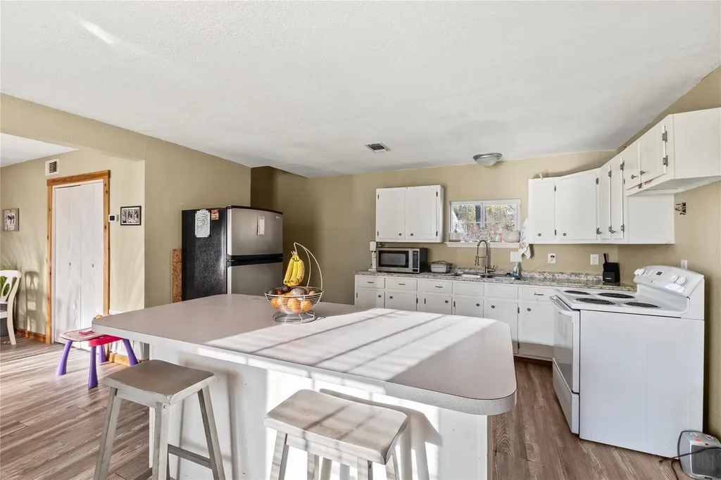 303 Whispering Oaks Trail Payne Springs TX 75156