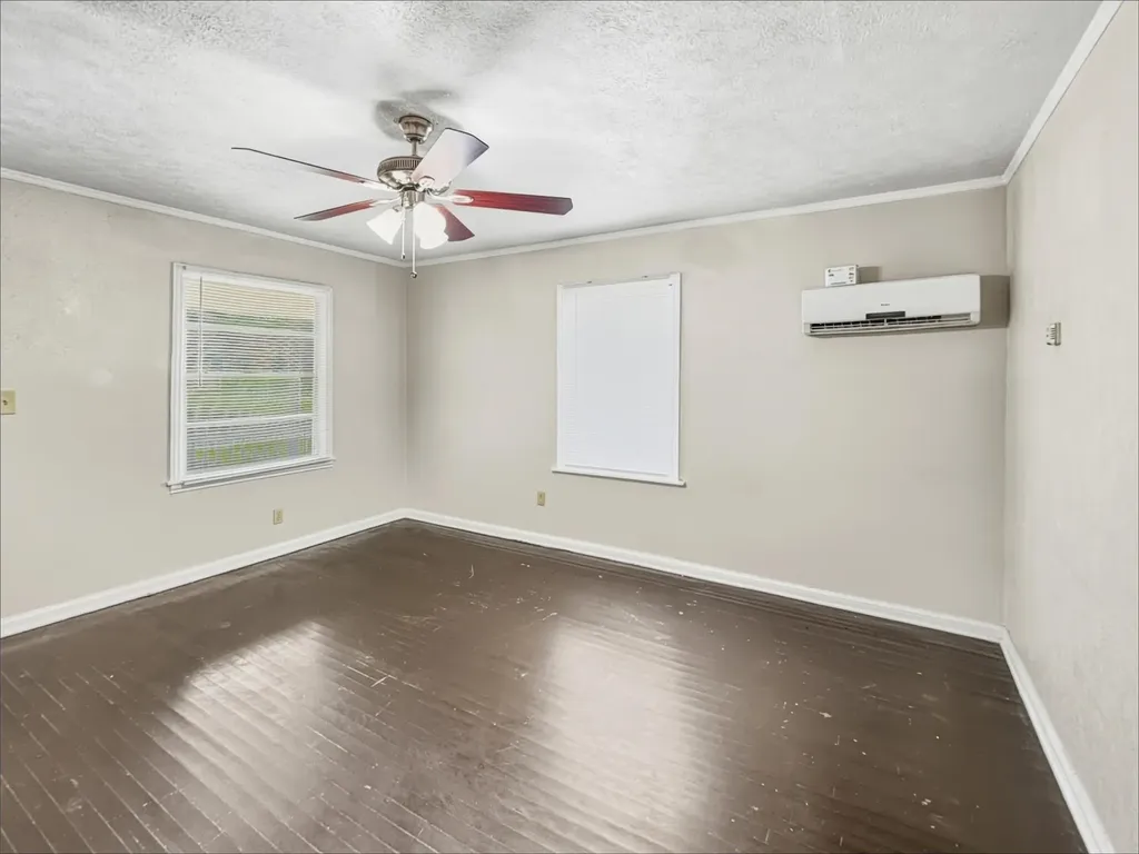 5013 Kessler Road River Oaks TX 76114
