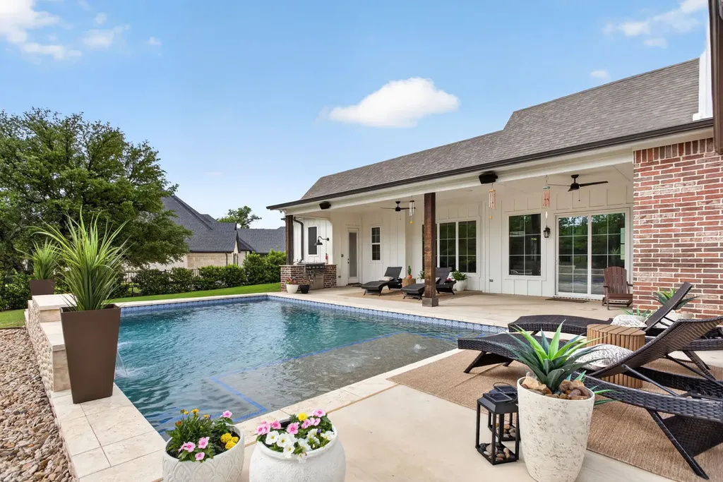 4004 Legend Trail Granbury TX 76049