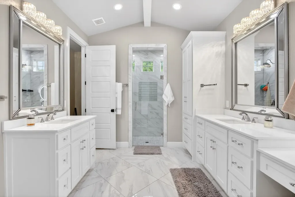4004 Legend Trail Granbury TX 76049
