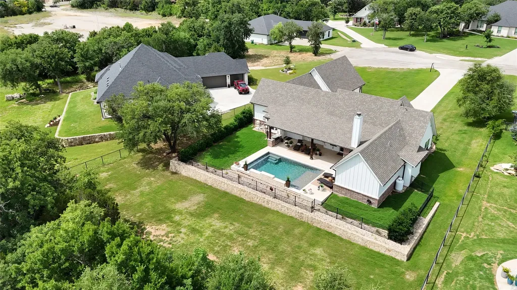 4004 Legend Trail Granbury TX 76049
