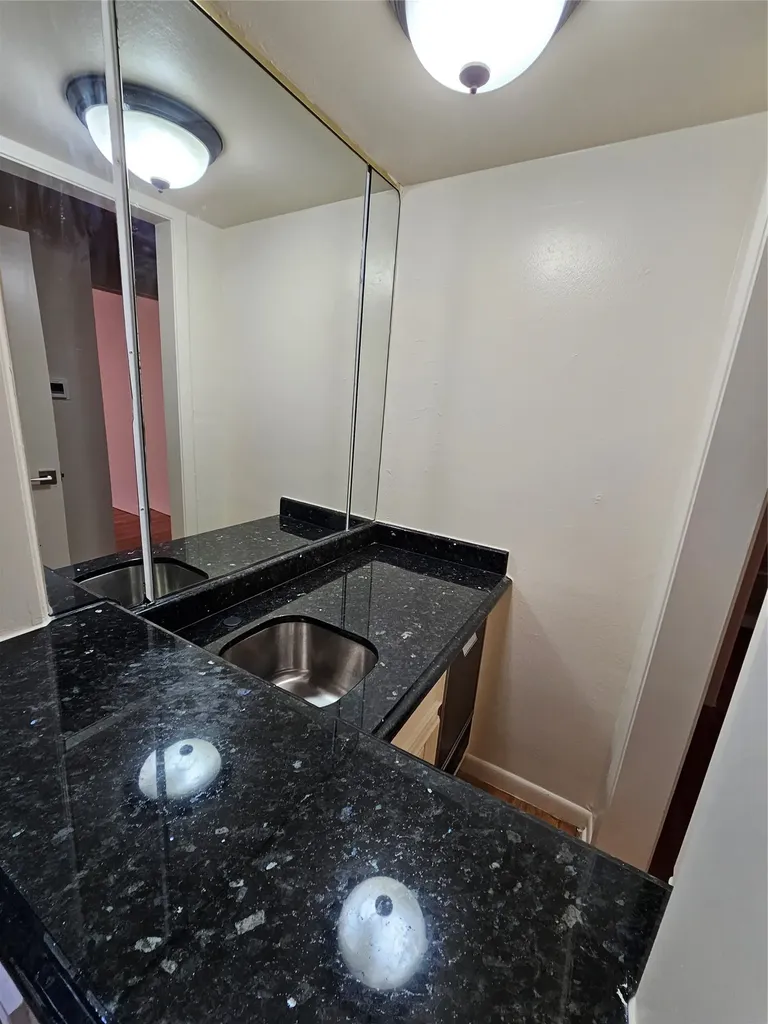 6517 Happy Lane Dallas TX 75230