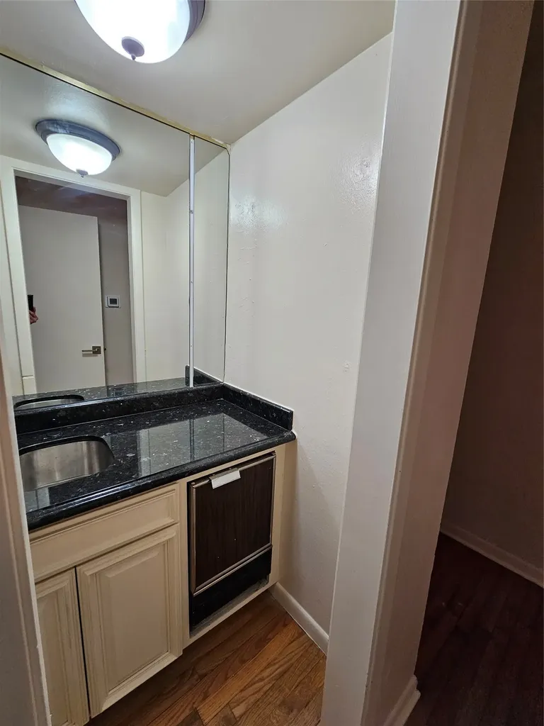 6517 Happy Lane Dallas TX 75230