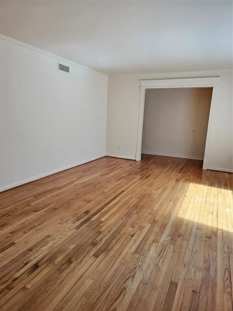 6517 Happy Lane Dallas TX 75230
