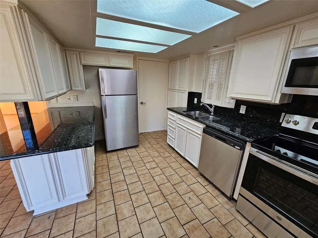 6517 Happy Lane Dallas TX 75230