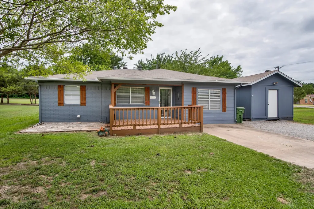 412 Lee Boulevard Pottsboro TX 75076