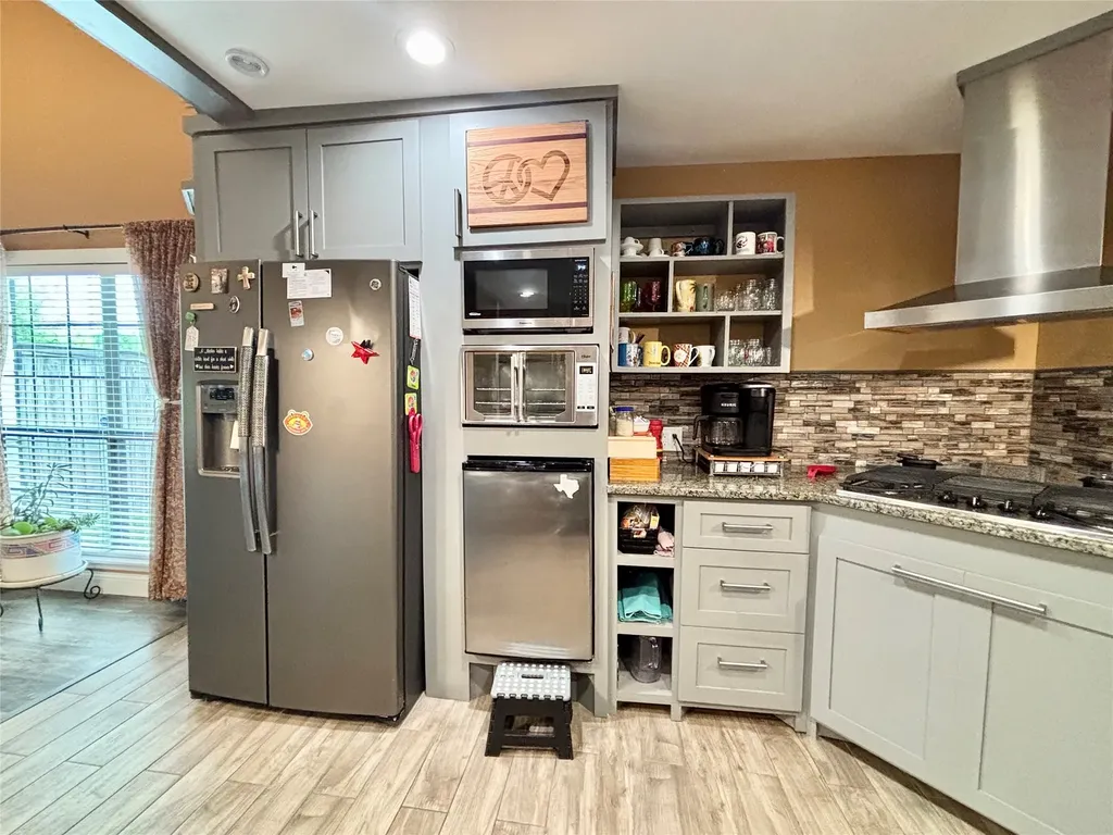 225 California Drive Glenn Heights TX 75154