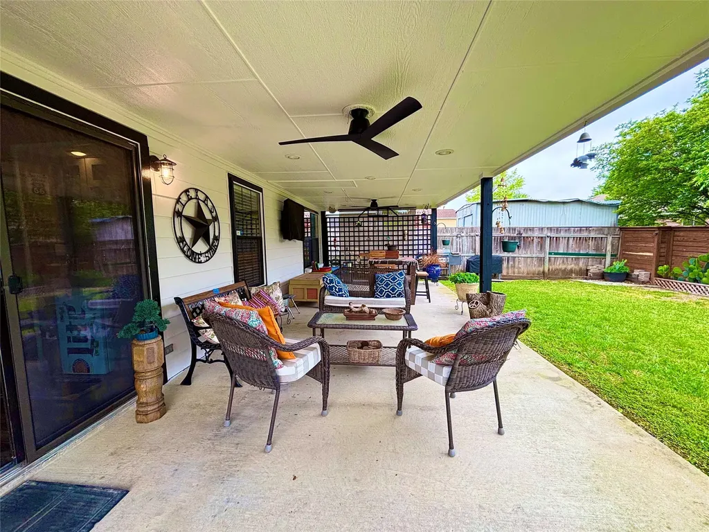 225 California Drive Glenn Heights TX 75154