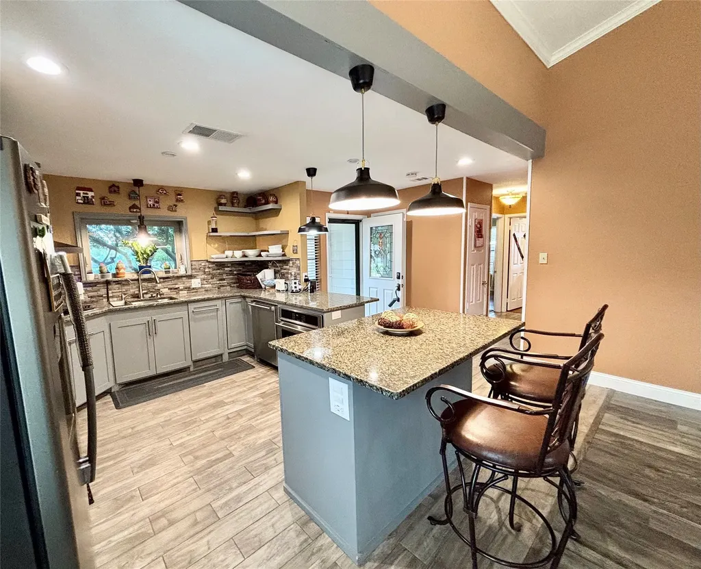 225 California Drive Glenn Heights TX 75154