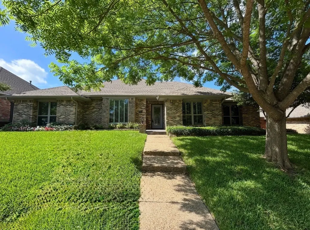 9426 Hillview Drive Dallas TX 75231