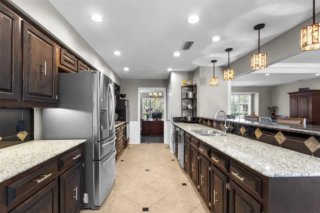 9426 Hillview Drive Dallas TX 75231