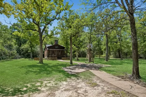 385 Meadow View Drive Argyle TX 76226