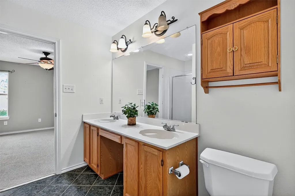 1600 Creekside Avenue Sherman TX 75092