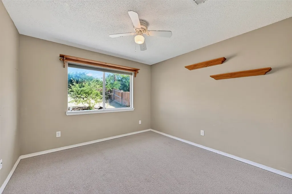 1600 Creekside Avenue Sherman TX 75092