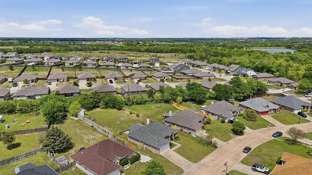 1600 Creekside Avenue Sherman TX 75092