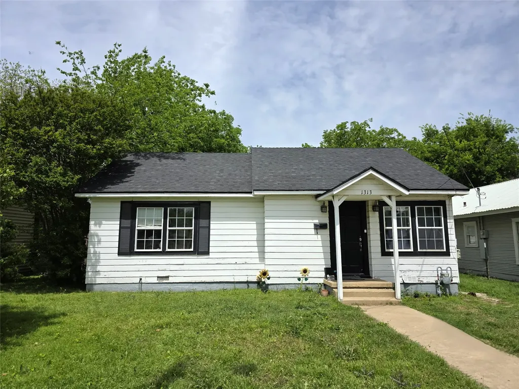 1313 Avenue J Brownwood TX 76801