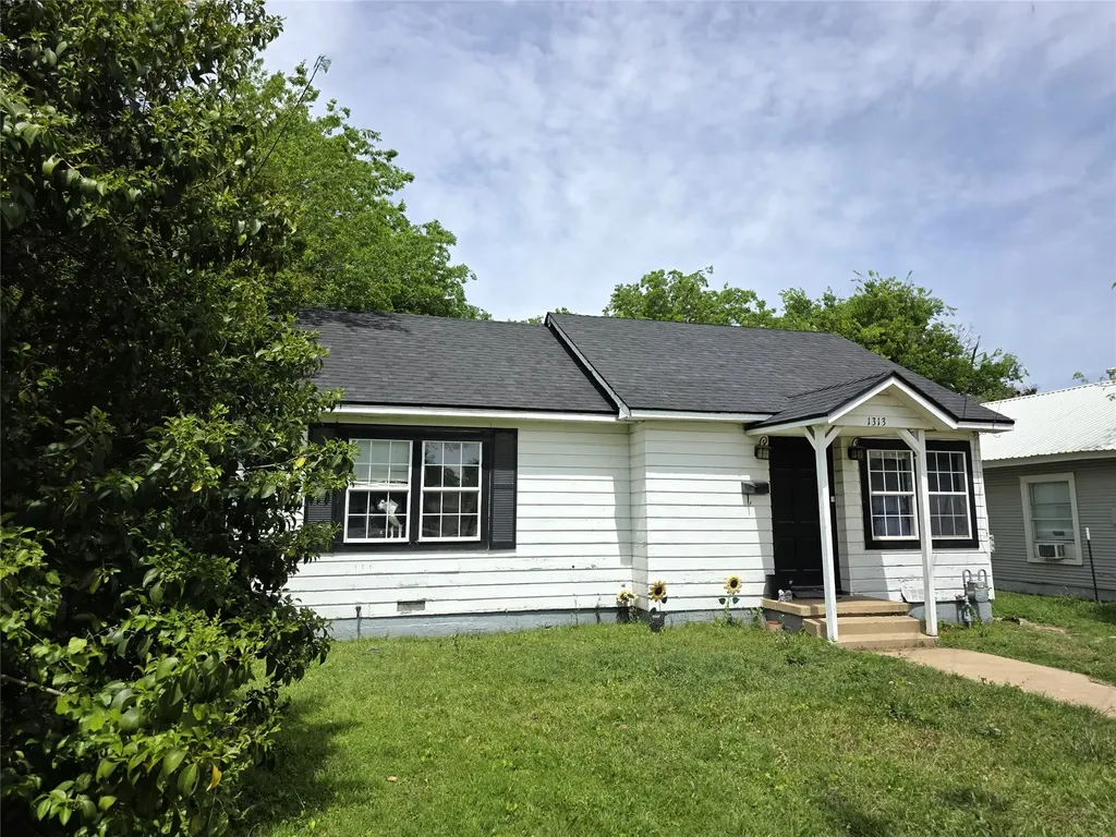 1313 Avenue J Brownwood TX 76801