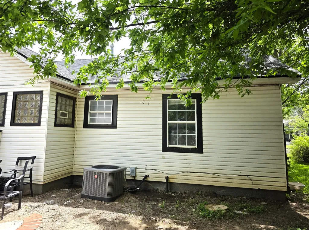 1313 Avenue J Brownwood TX 76801