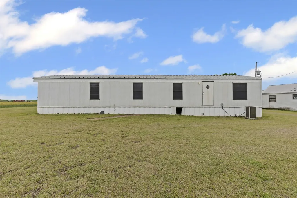 167 Hcr 4105 Covington TX 76636