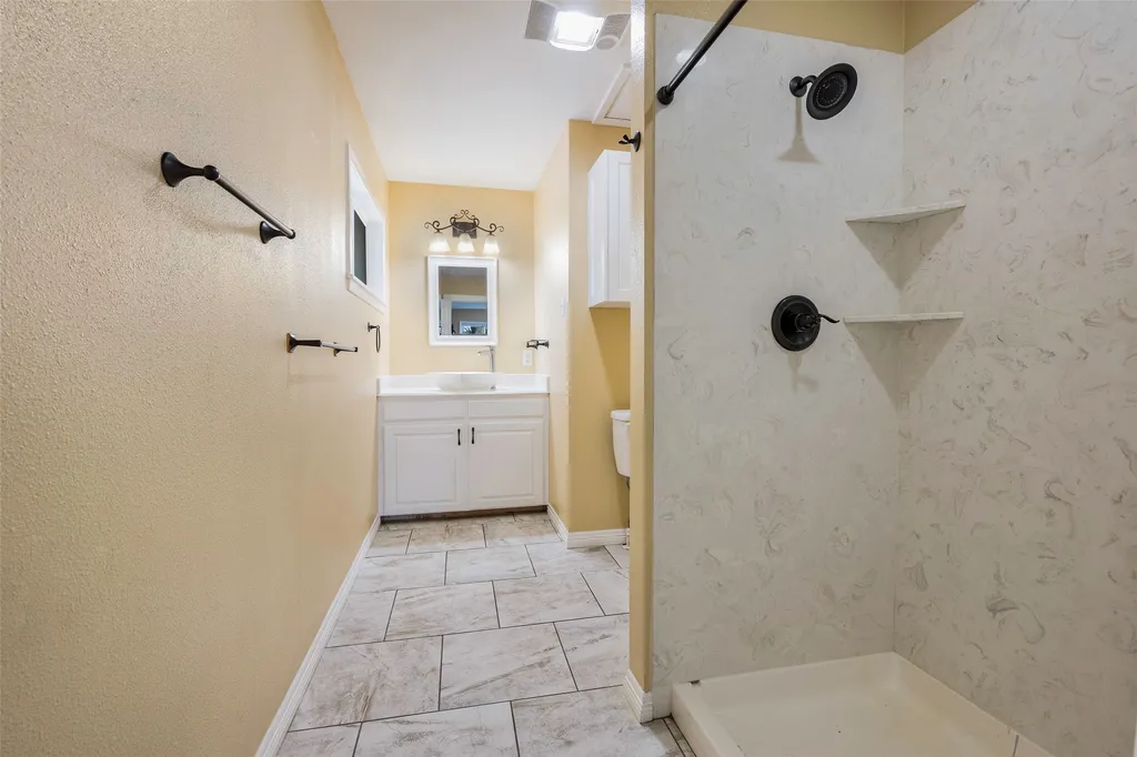 256 Whispering Oaks Trail Payne Springs TX 75156
