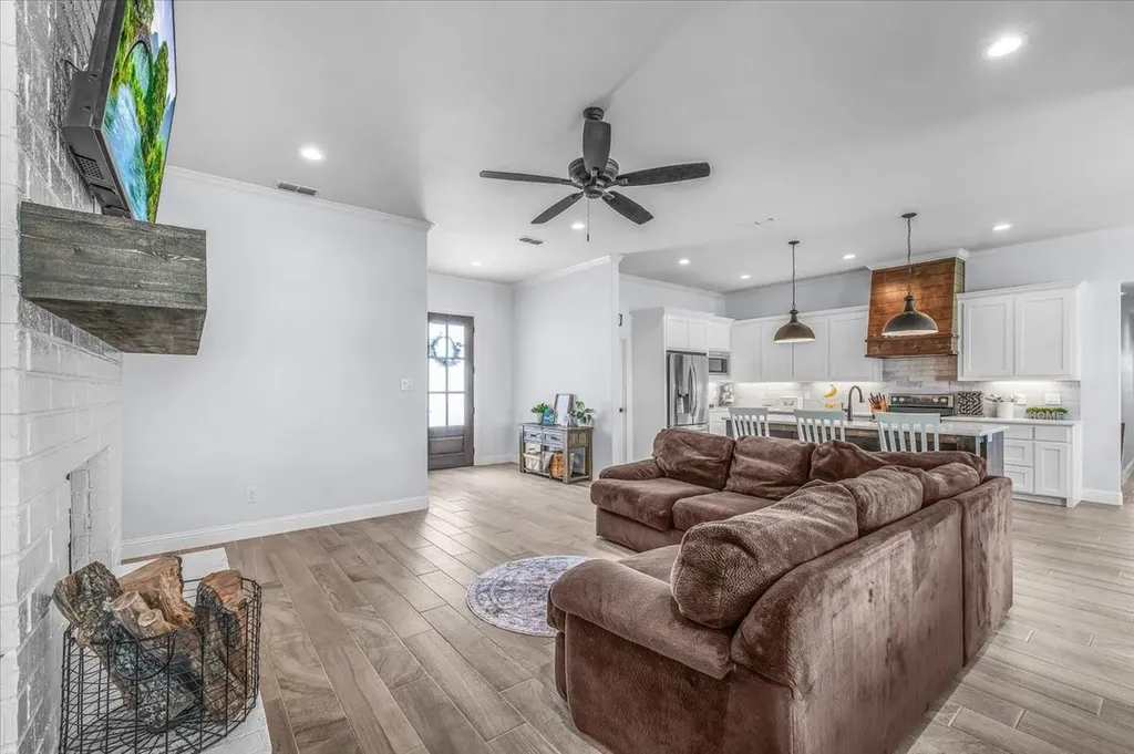 108 Stafford Trail Weatherford TX 76088