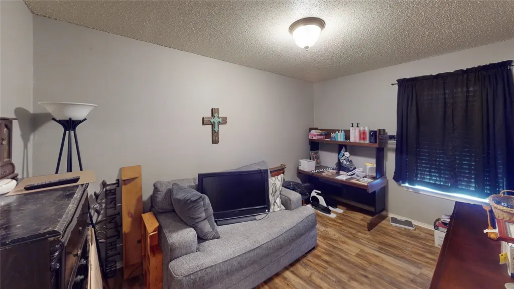 1004 Clover Street Bellmead TX 76705