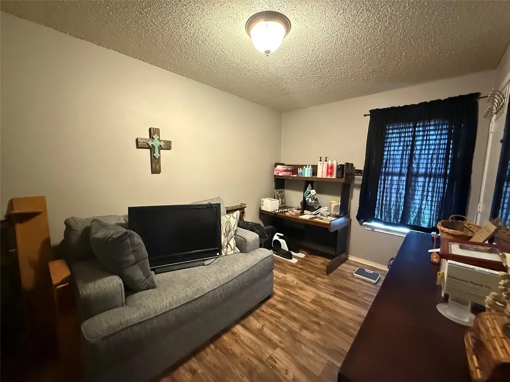 1004 Clover Street Bellmead TX 76705