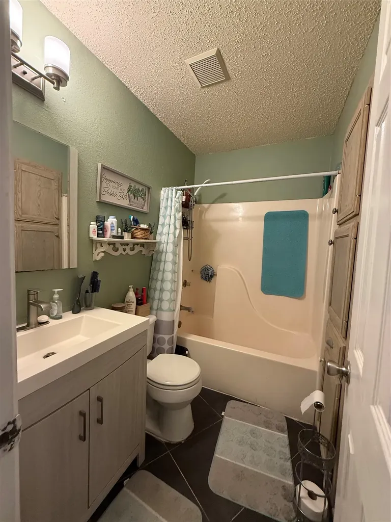 1004 Clover Street Bellmead TX 76705