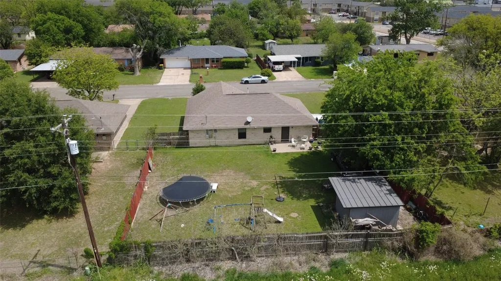 1004 Clover Street Bellmead TX 76705