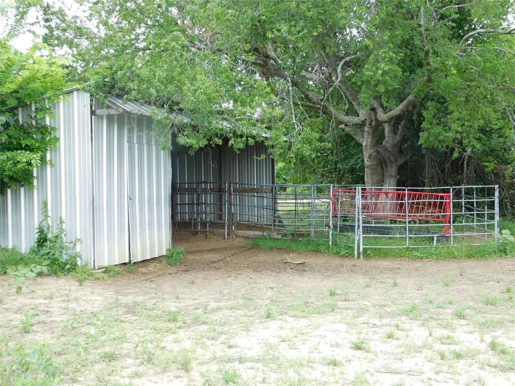 1032 Fm 936 Hubbard TX 76648