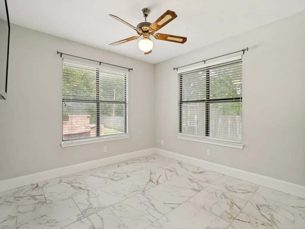 241 Southview Drive Hudson Oaks TX 76087