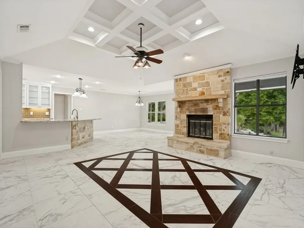 241 Southview Drive Hudson Oaks TX 76087